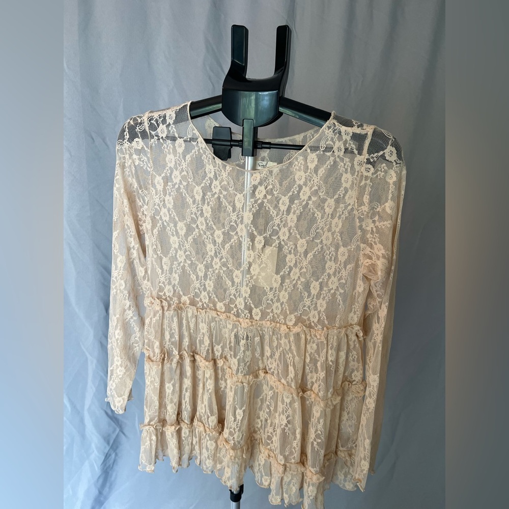 Easel Cream Lace Ruffle Blouse - Picture 2 of 8